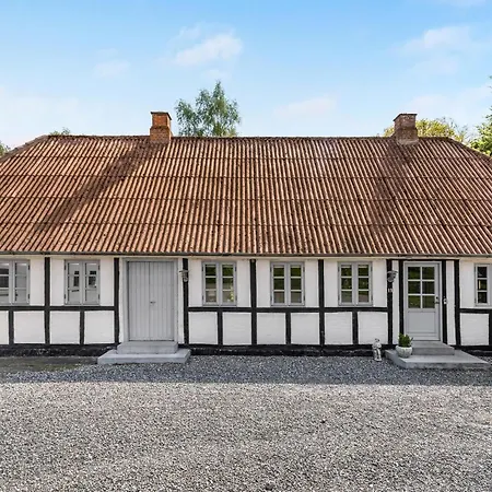 Holiday home Cozy In With Wifi *